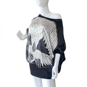 Voom Joy Han Tunic Top Women's Size Large Black White Abstract Silk
Pinup